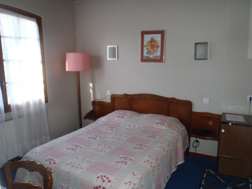 Grand Hotel Du Cours Sisteron Zimmer foto
